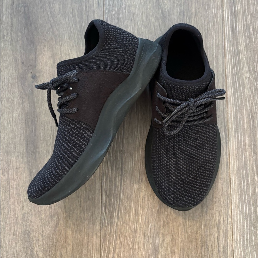 Women’s Vessi Everyday Sneaker Black size 7